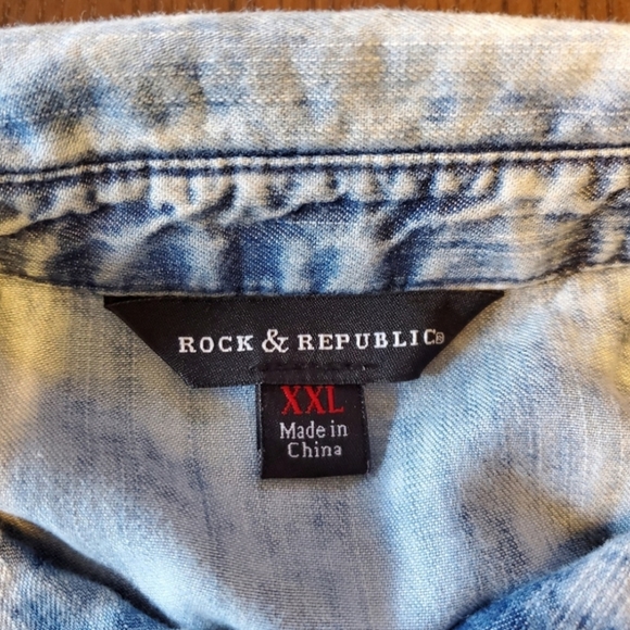 🍂✨️🍁 Rock & Republic button down denim shirt. Size XXL. Soft and comfortable. - Picture 2 of 9